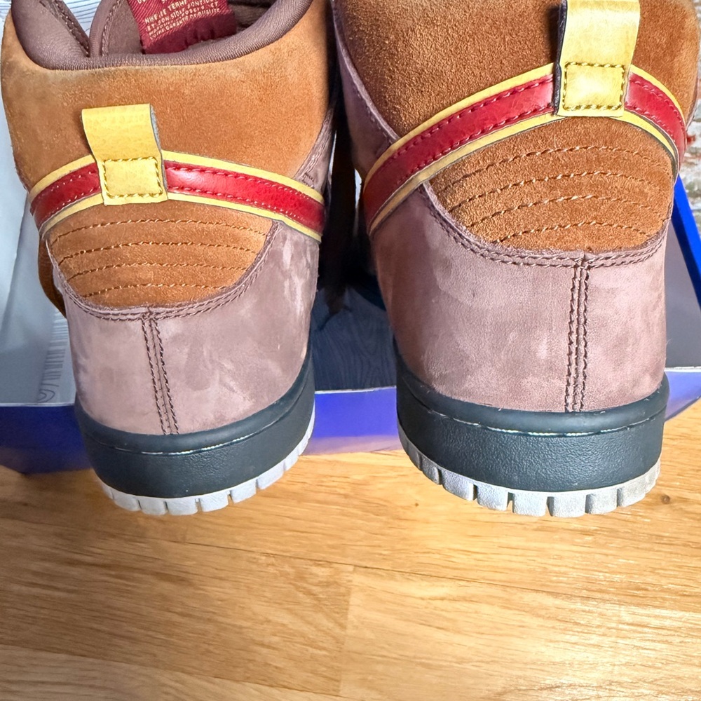 Nike SB Dunk 
Cigar Dunks
Men's Brown and Red Sneakers - Picture 5 of 9